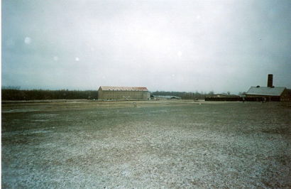 La place d'appel du camp de Buchenwald en hiver
